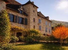 Séjour à deux au Château d'Autoire, studio de charme, tonnelle, vue vallée et village