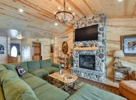 Luxe Hideaway on Houghton Lake: Families Welcome!