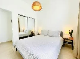 A1-Cozy 1 Bed-Fast WiFi Walk to Markets Eateries
