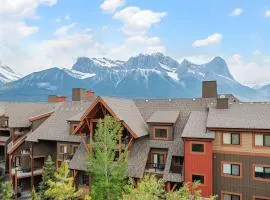 Magnificent Mountain Penthouse - Pool & Hot Tub