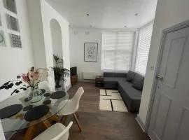 1 bed Trinity Sq old town Margate ground floor apt