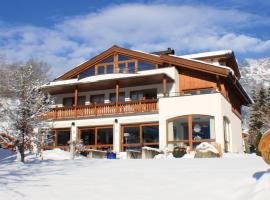 Chalet Panorama, hotel with parking in Maria Alm am Steinernen Meer