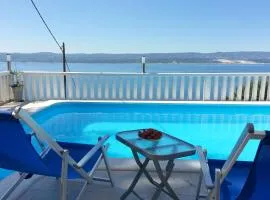 Apartments with swimming pool Mimice, Omis - 2754