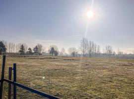 2 Bedroom Pet Friendly Home In Ølsted, Hotel in Ølsted