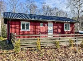 2 Bedroom Lovely Home In Röke