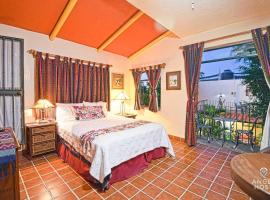 Suite Steps from Malecon Beach Dining Stripe, хотел в Ла Пас