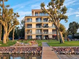 Platán Residence Apartman with lakeview