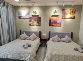 5pax Studio Homestay at Trefoil Setia Alam by Dream Nest