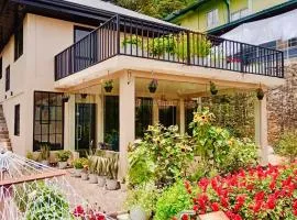 Clover Cottage