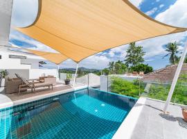Victoria, 3BDR Pool Villa, Rooftop Sea View, Chaweng, Hotel in Ban Ko Khwan