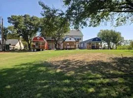 Charming Lakefront Cabin with Direct Lake Access near Lake Lewisville, Little Elm, Texas