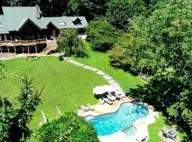Luxury Montana-Style Log Estate with Private Vineyard & Spa Near Purcellville, VA