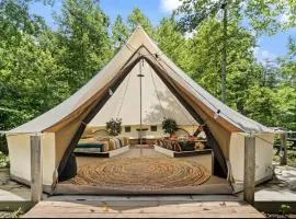 Nature-Forward Glamping Resort with Forest Paths and Meadow Hangouts in Stanton, Kentucky