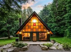 Secluded Forest Retreat with Hot Tub and Stone Fireplace in Ashford, Washington