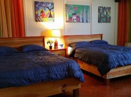 Family Guest House, homestay in Quebradillas
