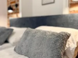 Warm and Cozy Mossy Apartment in the Center