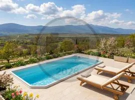 3 Bedroom Beautiful Home In Hrvace