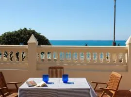 Casa mirando al mar, hermosas vistas.