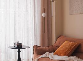 Healing Home - Charm Ruby Apartment, hotel i Dĩ An