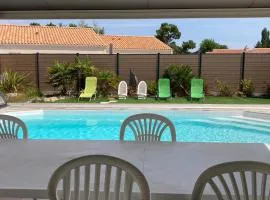 Villa turquoise - piscine privée, terrasse bois