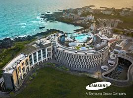 Shilla Stay Plus Iho Tewoo Ocean Front, hotel in Jeju