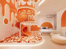 Orange Fun Castle Makabaka Family Guesthouse Chengdu Panda Base, Hotel in Chengdu
