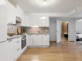 Vaulen Beach Apartment, Private Entrance and Parking