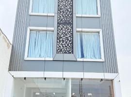 Hotel Crystal inn, hotel en Rewāri