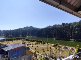 Pradhan Hotel Mirik Lake Side, Hotel in Mirik