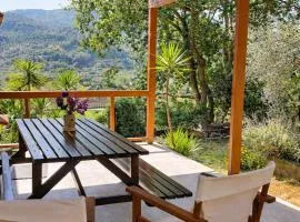 Sunshine Home - Peaceful Garden Escape & Parking