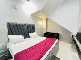 Hotel Anmol Square - Saket Metro