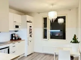 10 mins to Helsinki center, Private room with a balcony