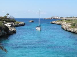 Cala Bona y Mar Blava, hotel v destinaci Ciutadella