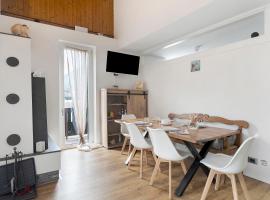 Railway Loft Dimaro, hotel in Monclassico