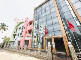 Near Beach Sand To Sea Inn with Pool