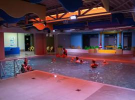 Do's Chalets, hotel em Baarland