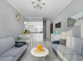 Functional Family Apartment in the City Center with Balcony by Noclegi Renters