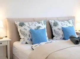 Yasumi Apartment Terrace & Workspace