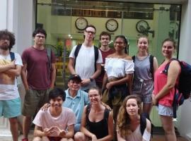 Hoàng Phúc Home - Restaurant, hotel di Cat Ba