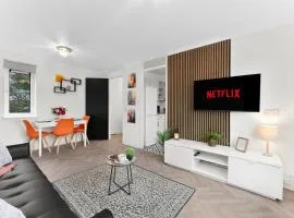 Centrally Located Apt with Parking