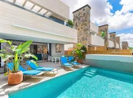 Villa de lujo con jacuzzi, cine, billar y futbolín