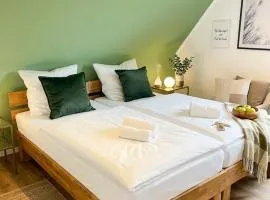 stylische Unterkunft für Firmen und Gruppen- Herzlich willkommen -Einzelbetten,Nahe Ulm, 3 Schlafzimmer