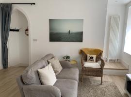 Little Arch Charming 1 Bed Hideaway Inside Tenbys Medieval Walls, hotel em Tenby