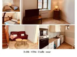 Levroux - maison 4-6 pers - cour privee