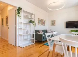 Paço de arco great T3 apartment, CP153 2º perfect spot in the town center