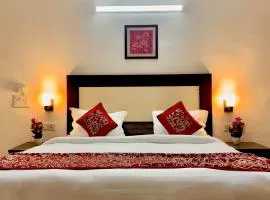 JASHN ROYAL SUITES Near Apollo Hospital Jasola, New Delhi