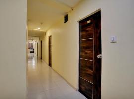Hotel O Konark Inn, hotell i Naroda