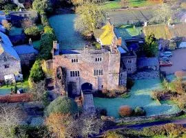 Bickleigh Castle - A Majestic Devon Estate for Exclusive Gatherings