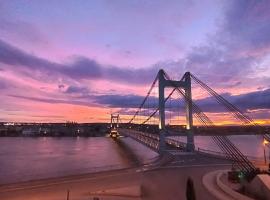 Appartement privé « Blue Bridge & Sauna », hotel a Serrières