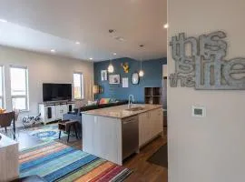 Dog Friendly-Private Backyard-Hip